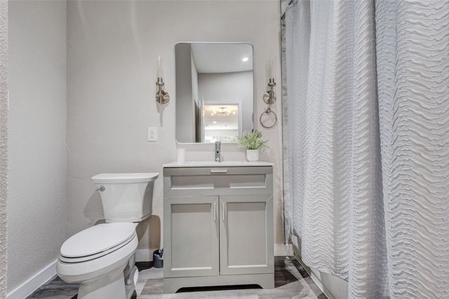 305 Hensley Drive, Grand Prairie, TX 75050