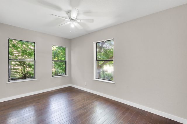 305 Hensley Drive, Grand Prairie, TX 75050