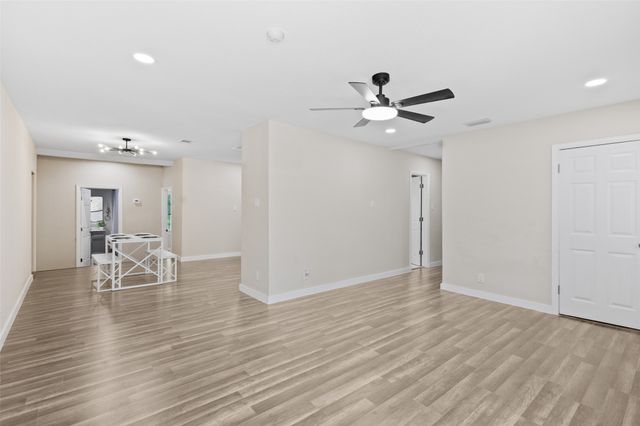 305 Hensley Drive, Grand Prairie, TX 75050