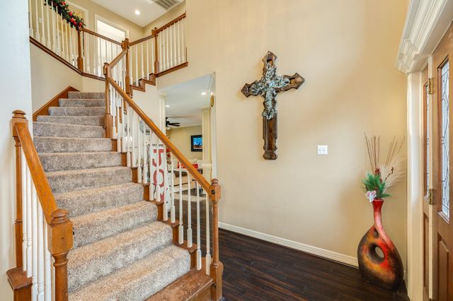 102 Silver Lace Street, Lake Jackson, TX 77566