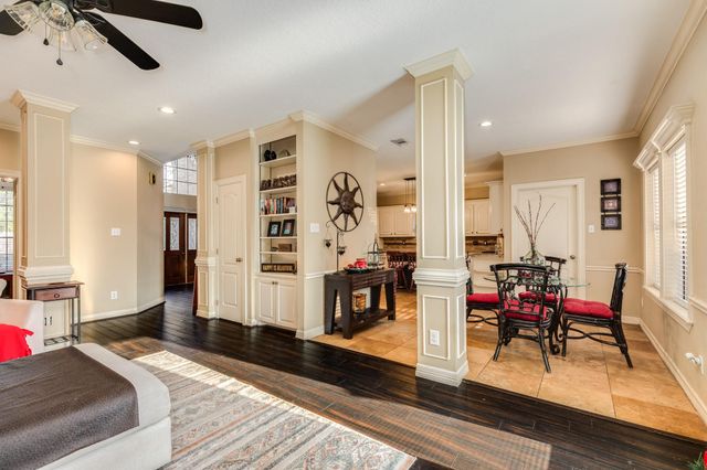 102 Silver Lace Street, Lake Jackson, TX 77566