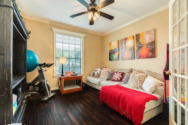 102 Silver Lace Street, Lake Jackson, TX 77566