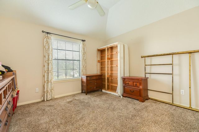 102 Silver Lace Street, Lake Jackson, TX 77566