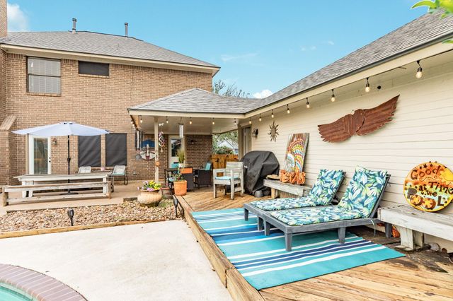 102 Silver Lace Street, Lake Jackson, TX 77566