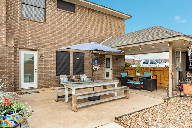 102 Silver Lace Street, Lake Jackson, TX 77566