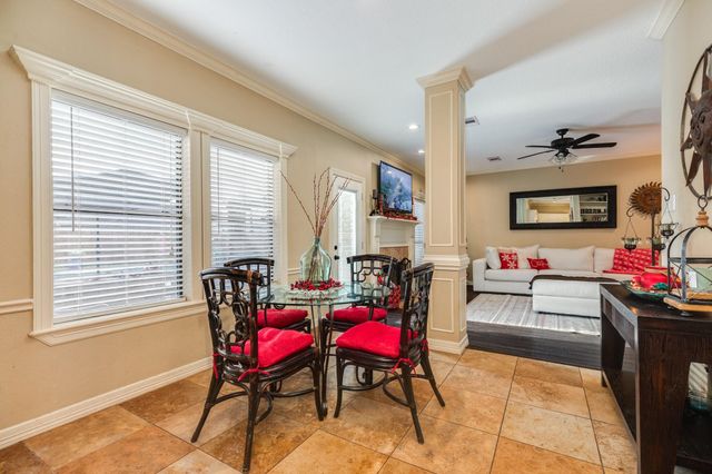 102 Silver Lace Street, Lake Jackson, TX 77566