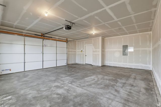 697 W 20 N, Hyrum, UT 84319