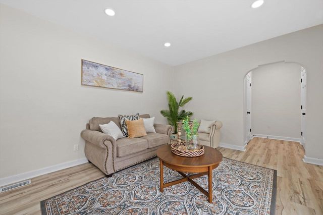 3525 S 19th STREET, Milwaukee, WI 53221