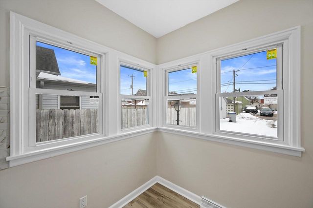 3525 S 19th STREET, Milwaukee, WI 53221