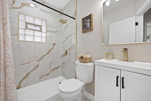 3525 S 19th STREET, Milwaukee, WI 53221