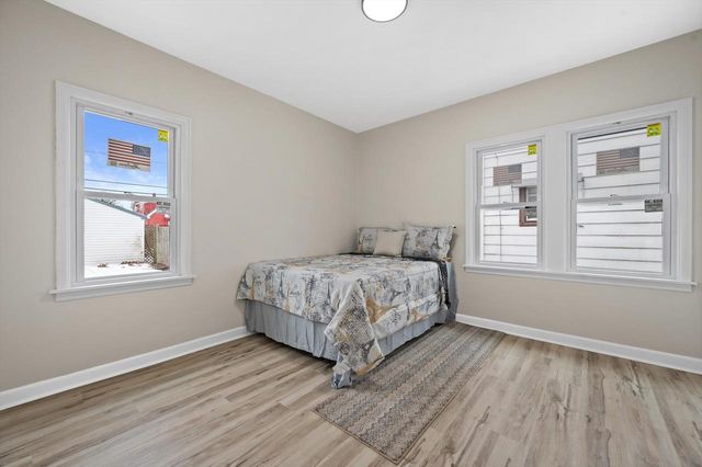 3525 S 19th STREET, Milwaukee, WI 53221