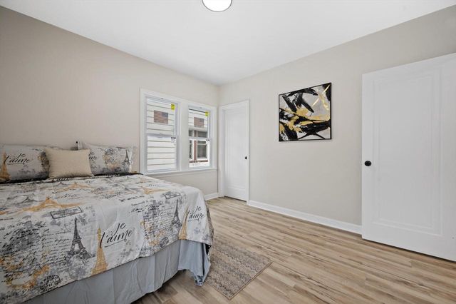 3525 S 19th STREET, Milwaukee, WI 53221