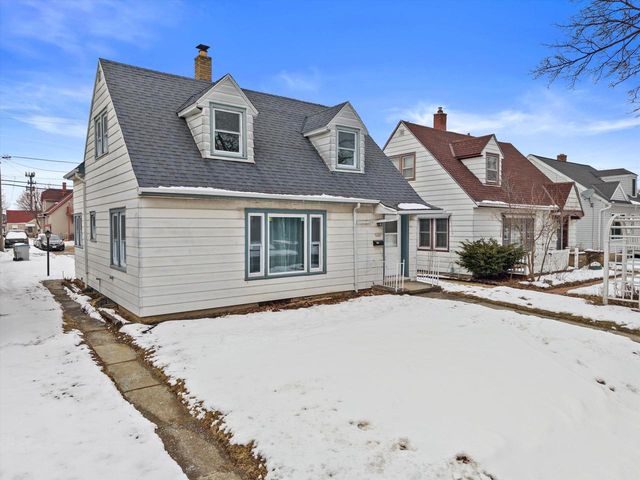 3525 S 19th STREET, Milwaukee, WI 53221