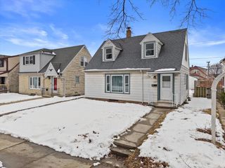 3525 S 19th STREET, Milwaukee, WI 53221