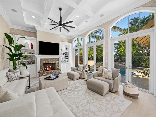 1025 Vista Del Mar Drive N, Delray Beach, FL 33483