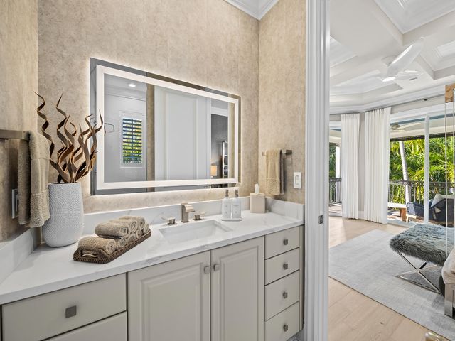 1025 Vista Del Mar Drive N, Delray Beach, FL 33483