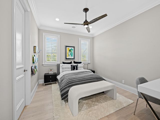 1025 Vista Del Mar Drive N, Delray Beach, FL 33483