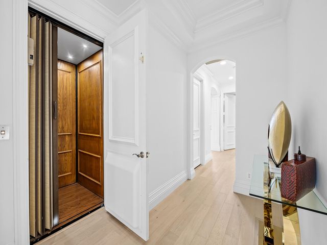 1025 Vista Del Mar Drive N, Delray Beach, FL 33483