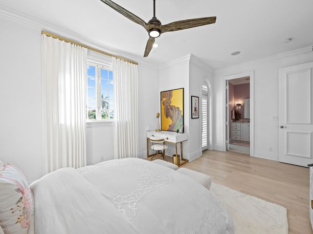 1025 Vista Del Mar Drive N, Delray Beach, FL 33483