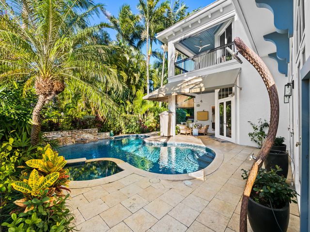 1025 Vista Del Mar Drive N, Delray Beach, FL 33483