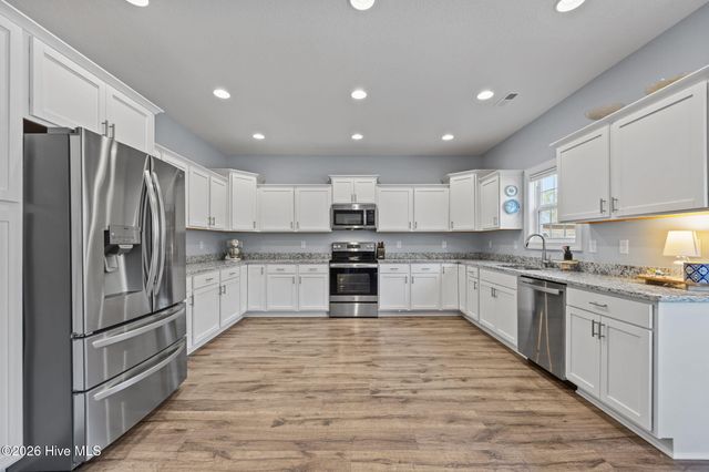 587 Appalachian Trail S, Jacksonville, NC 28546