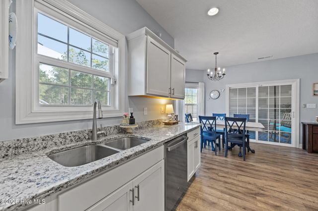 587 Appalachian Trail S, Jacksonville, NC 28546