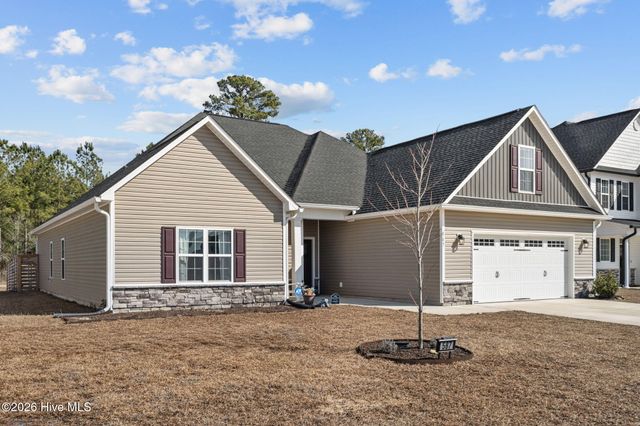 587 Appalachian Trail S, Jacksonville, NC 28546