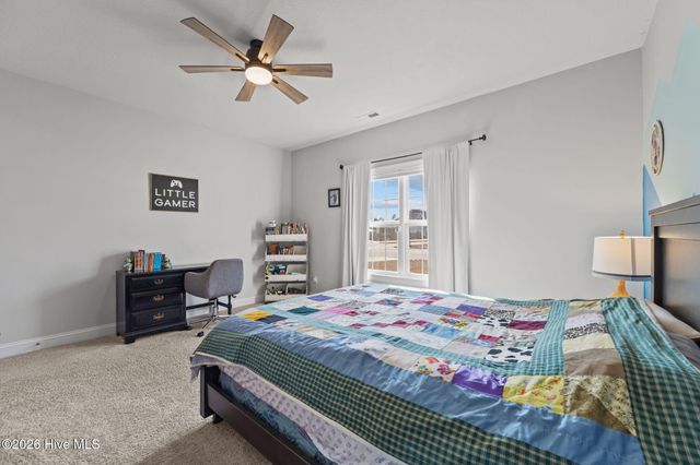 587 Appalachian Trail S, Jacksonville, NC 28546