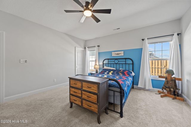 587 Appalachian Trail S, Jacksonville, NC 28546