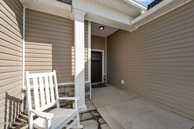 587 Appalachian Trail S, Jacksonville, NC 28546