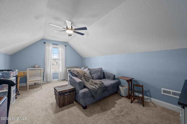 587 Appalachian Trail S, Jacksonville, NC 28546