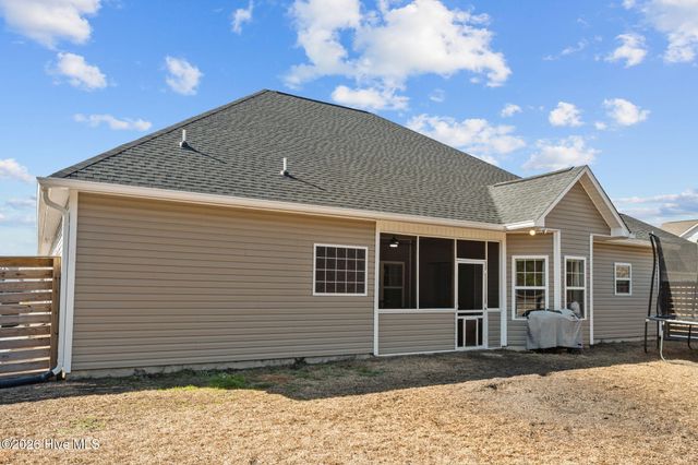 587 Appalachian Trail S, Jacksonville, NC 28546