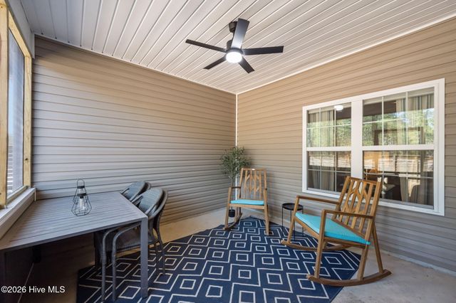 587 Appalachian Trail S, Jacksonville, NC 28546