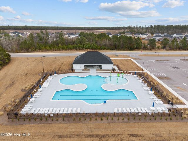 587 Appalachian Trail S, Jacksonville, NC 28546