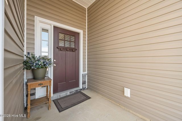 587 Appalachian Trail S, Jacksonville, NC 28546