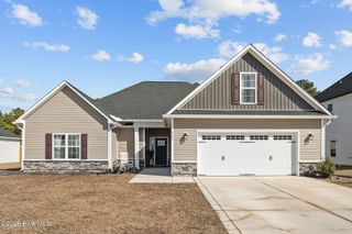 587 Appalachian Trail S, Jacksonville, NC 28546