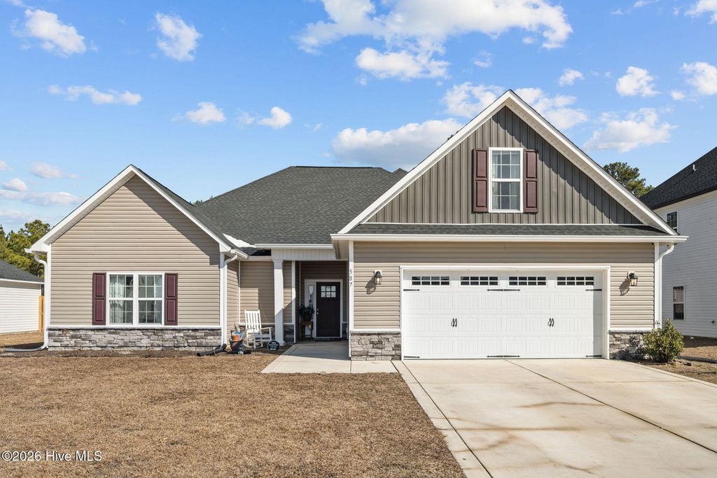 587 Appalachian Trail S, Jacksonville, NC 28546