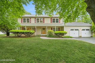 325 Oak Hill Road, Red Bank, NJ 07701