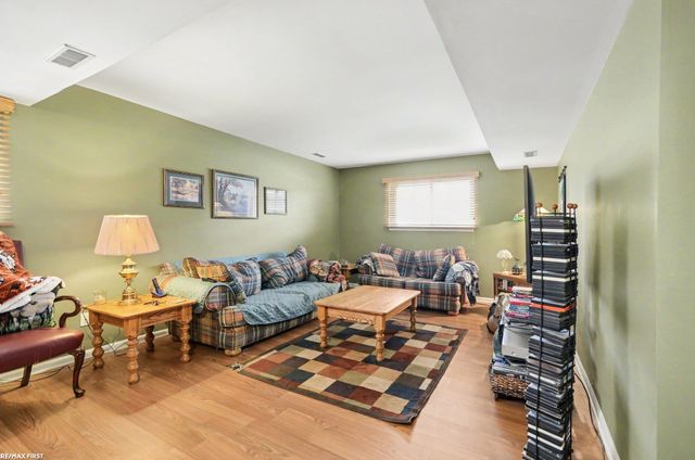 38258 Luxbury Court, Sterling Heights, MI 48312