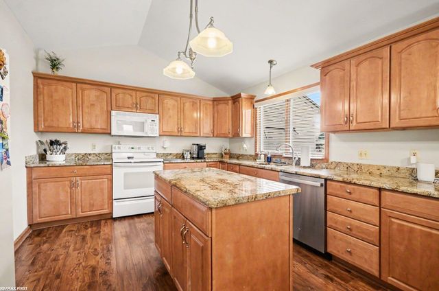 38258 Luxbury Court, Sterling Heights, MI 48312