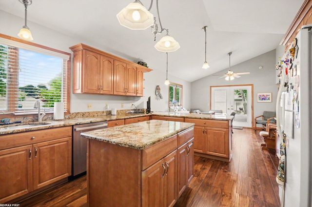 38258 Luxbury Court, Sterling Heights, MI 48312