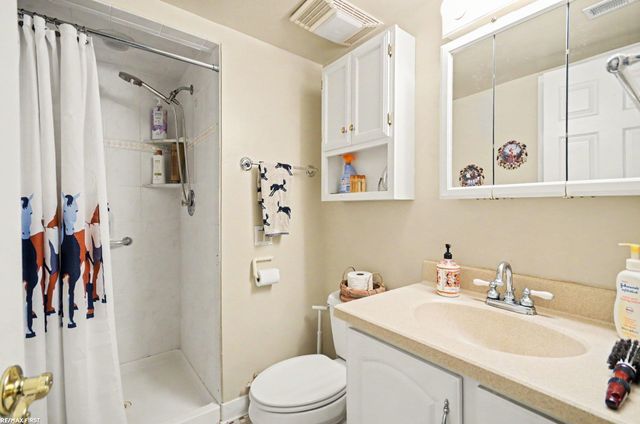 38258 Luxbury Court, Sterling Heights, MI 48312