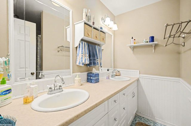 38258 Luxbury Court, Sterling Heights, MI 48312