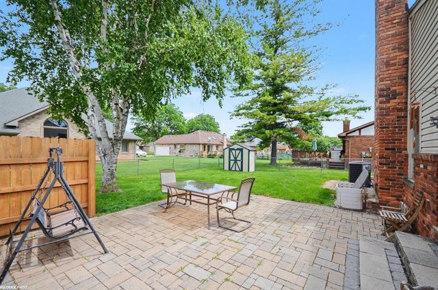 38258 Luxbury Court, Sterling Heights, MI 48312