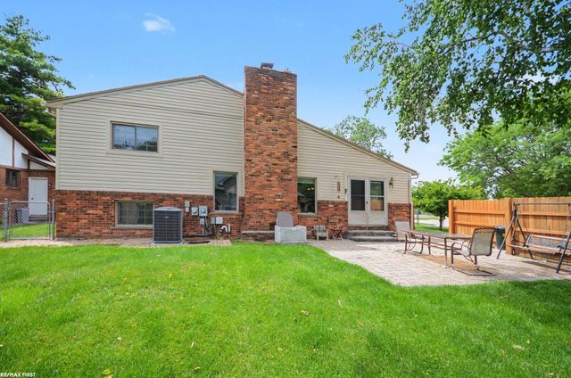 38258 Luxbury Court, Sterling Heights, MI 48312