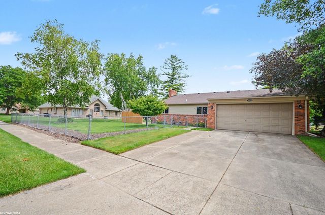 38258 Luxbury Court, Sterling Heights, MI 48312