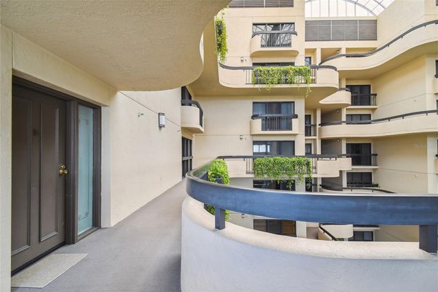 2413 BAYSHORE BOULEVARD 2001, Tampa, FL 33629