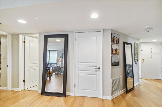 2413 BAYSHORE BOULEVARD 2001, Tampa, FL 33629