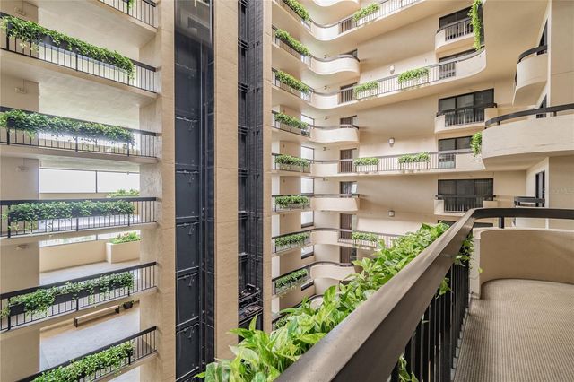 2413 BAYSHORE BOULEVARD 2001, Tampa, FL 33629