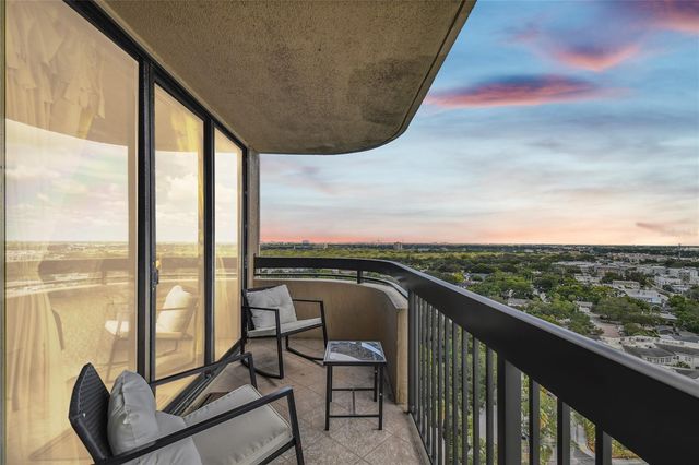 2413 BAYSHORE BOULEVARD 2001, Tampa, FL 33629